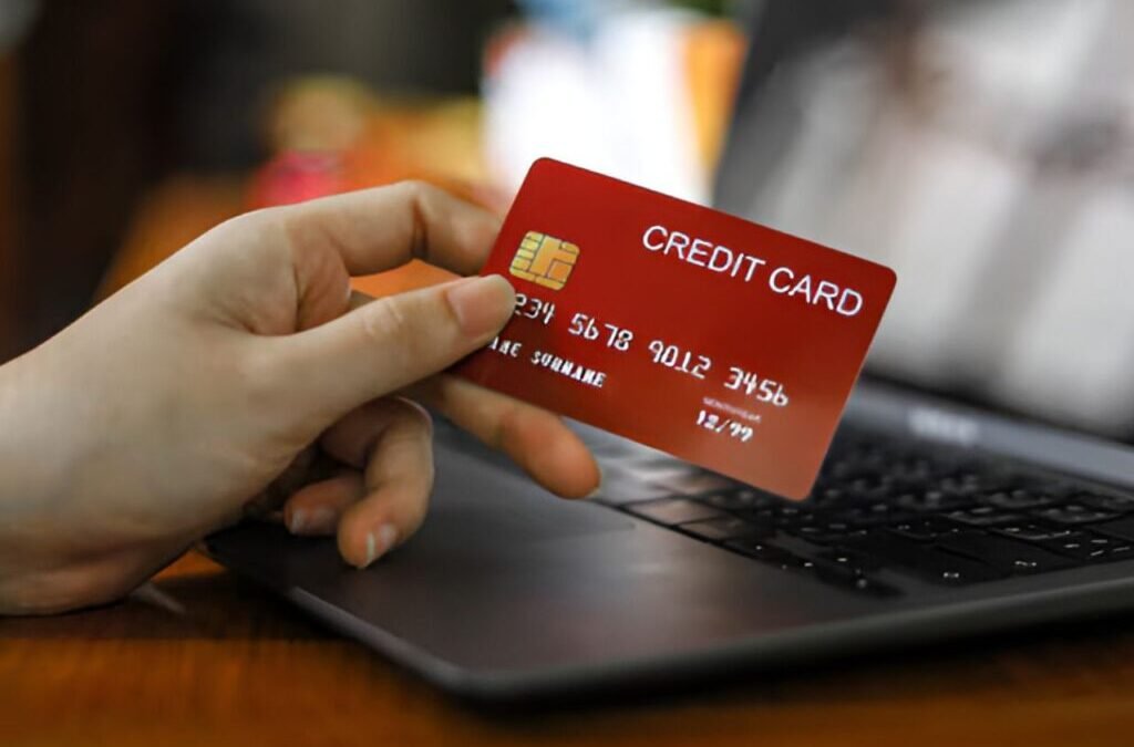 Top 4 Credit Cards for Individuals Earning ₹50K–₹1 Lakh a Month; Do You Own One?