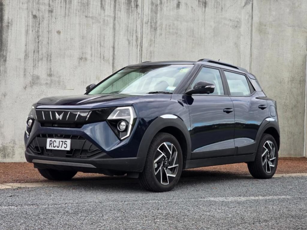 Car - Mahindra XUV 3XO - Image