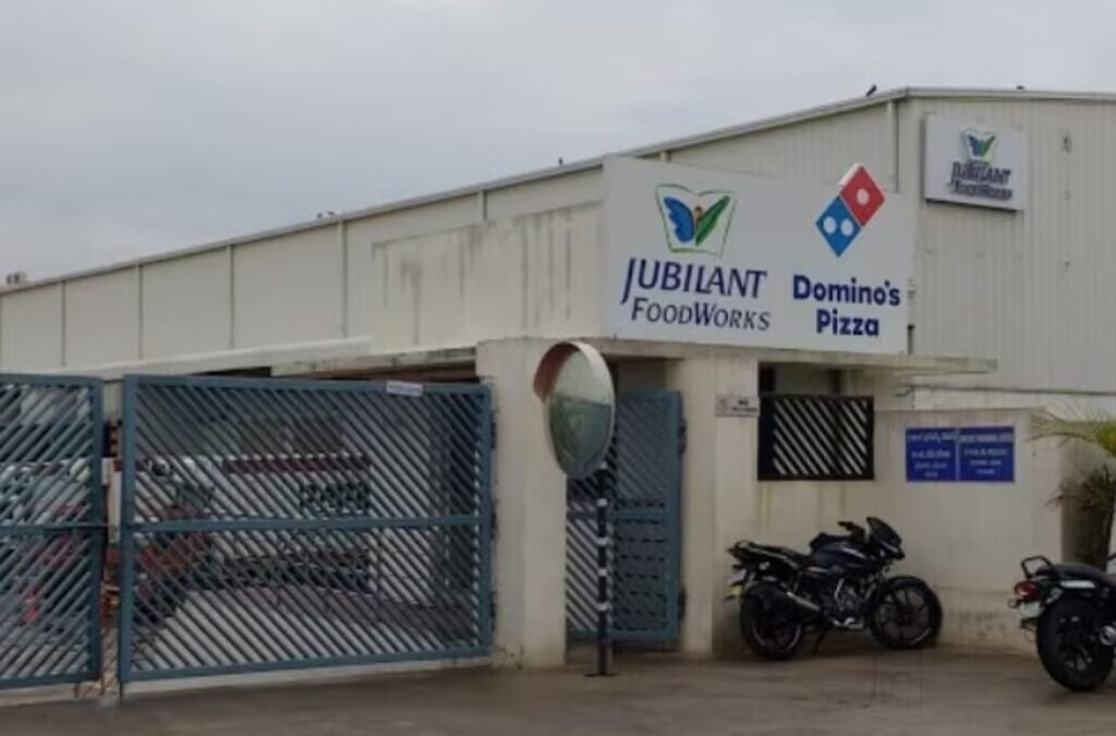 Will Jubilant FoodWorks Lead India’s QSR Growth with Domino’s Delivery and Expansion?