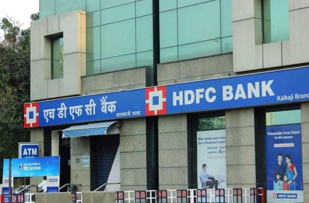  HDFC Bank vs ICICI Bank: Which one should buy after Q2 Results?