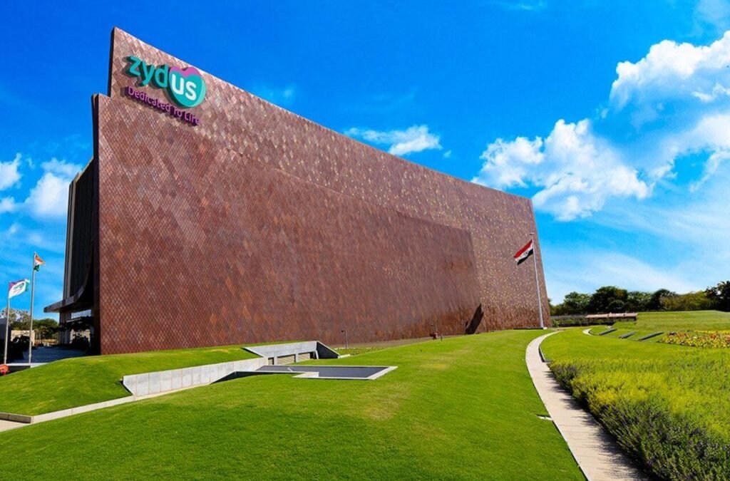 4 Stocks trading at strong support level of 200 EMA to look out for