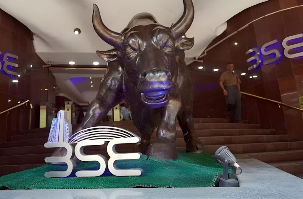 Large cap stock surges 6% after its PAT increases by 61% YoY in Q2 FY26