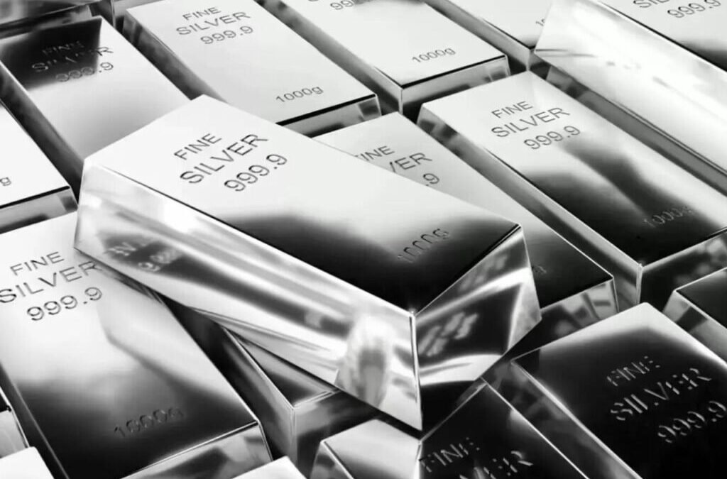 Silver falls 5%: Can the downtrend continue? 