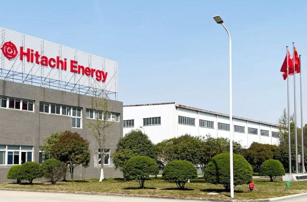 Hitachi Energy And 4 Stocks Held by 100+ Mutual Funds That Are Outperforming The Index