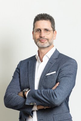 Eyal Shohat, CEO of TopGum (Tomer Blan) (PRNewsfoto/TopGum Industries Ltd.)